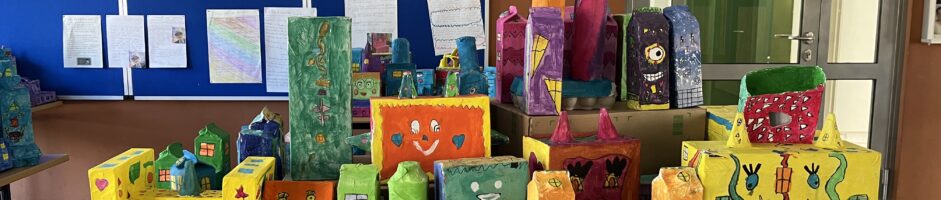 James Rizzi – Eine Ausstellung des JÜ-Kurses Kunst